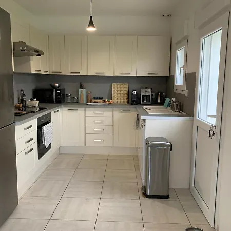 Maison Lumineuse Avec Jardin & Parking Clos بيت للعطل كوسيك