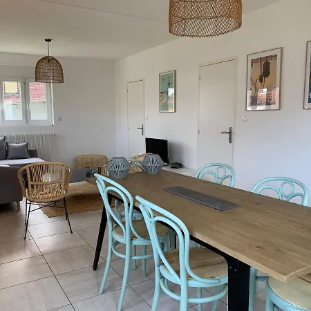 Maison Lumineuse Avec Jardin & Parking Clos بيت للعطل كوسيك